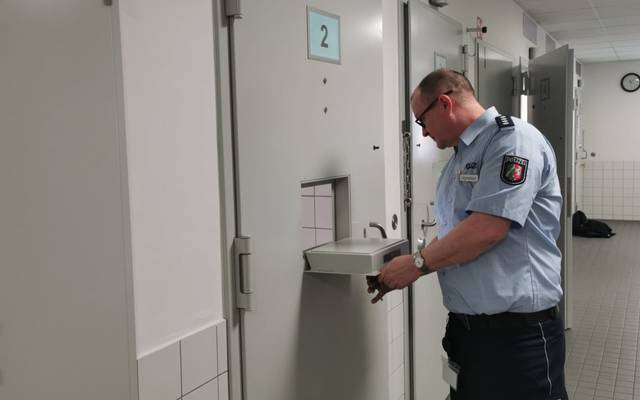 Wir öffnen Türen Leitstelle und Gewahrsam der Polizei Dortmund