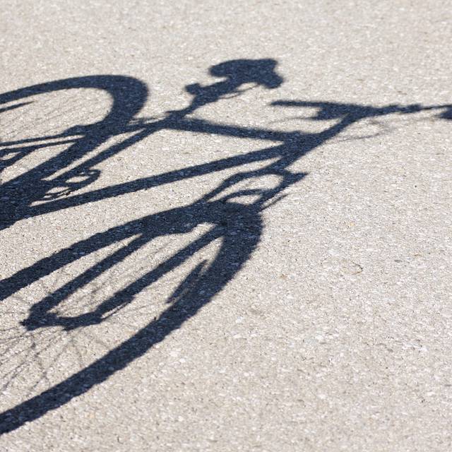 Schatten eines Fahrrads (Symbolbild)