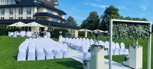 Trauung im Freien im l’Arrivée Hotel & Spa Dortmund