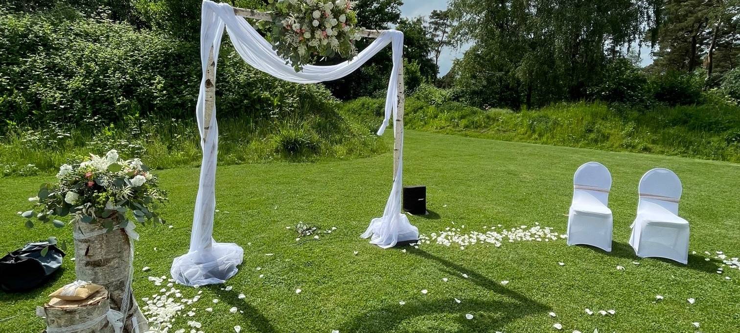 Trauung im Freien im l’Arrivée Hotel & Spa Dortmund