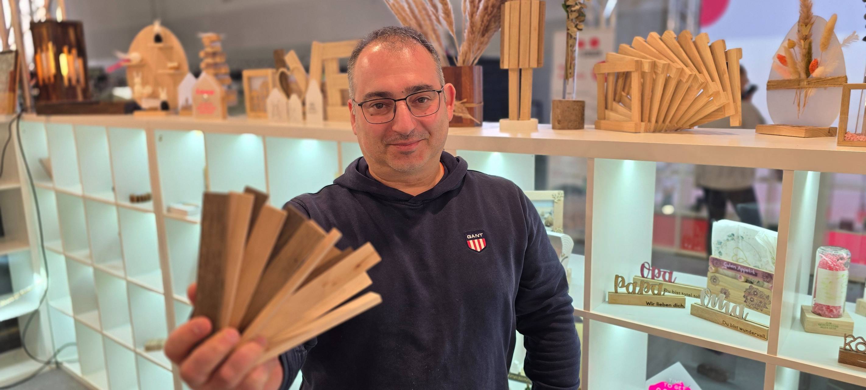 „Klötzchenmann“ Jaro auf der Creativa 2026.