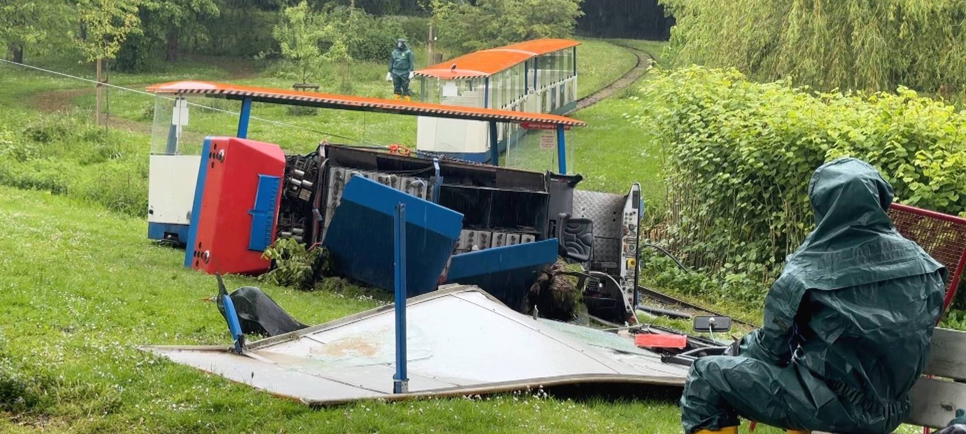 Bimmelbahn im Westfalenpark entgleist