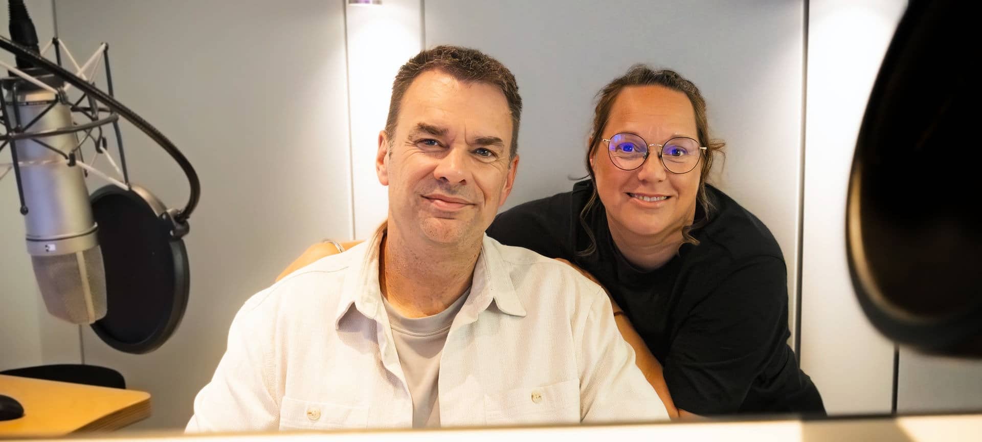 Guten Morgen Dortmund Team im Studio: Tim Schmutzler und Jackie Kindling.